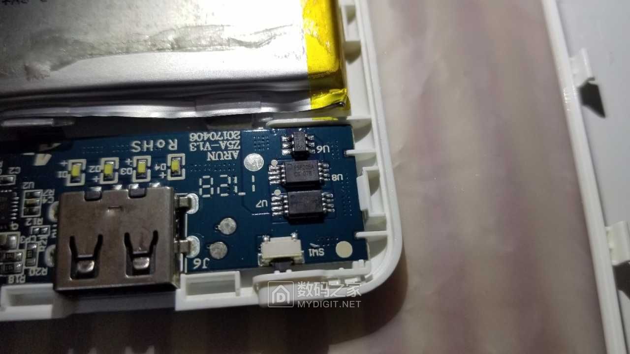 29.9元不包邮的价格物有所值？ARUNZ5A5000mah移动电源开箱拆解