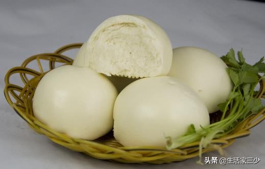 面粉怎么看高筋中筋和低筋,面粉筋度不同是怎样制作出来的