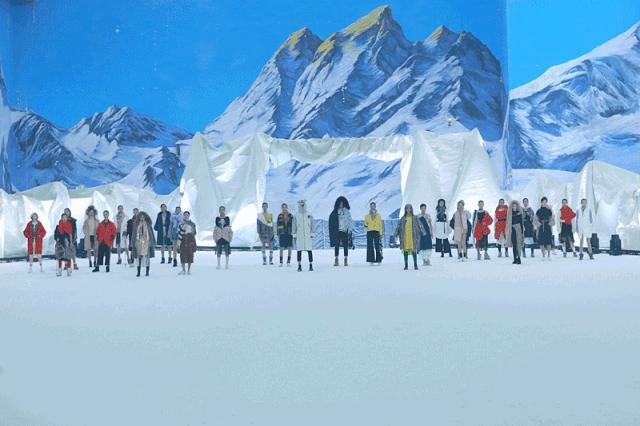 超百图再现2018年服装圈内那三十道靓丽风景……