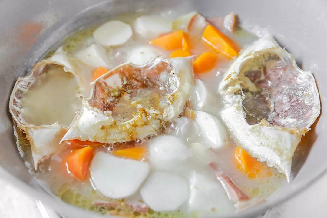 梭子蟹年糕煲做法大全家常,芋头火腿梭子蟹的做法大全