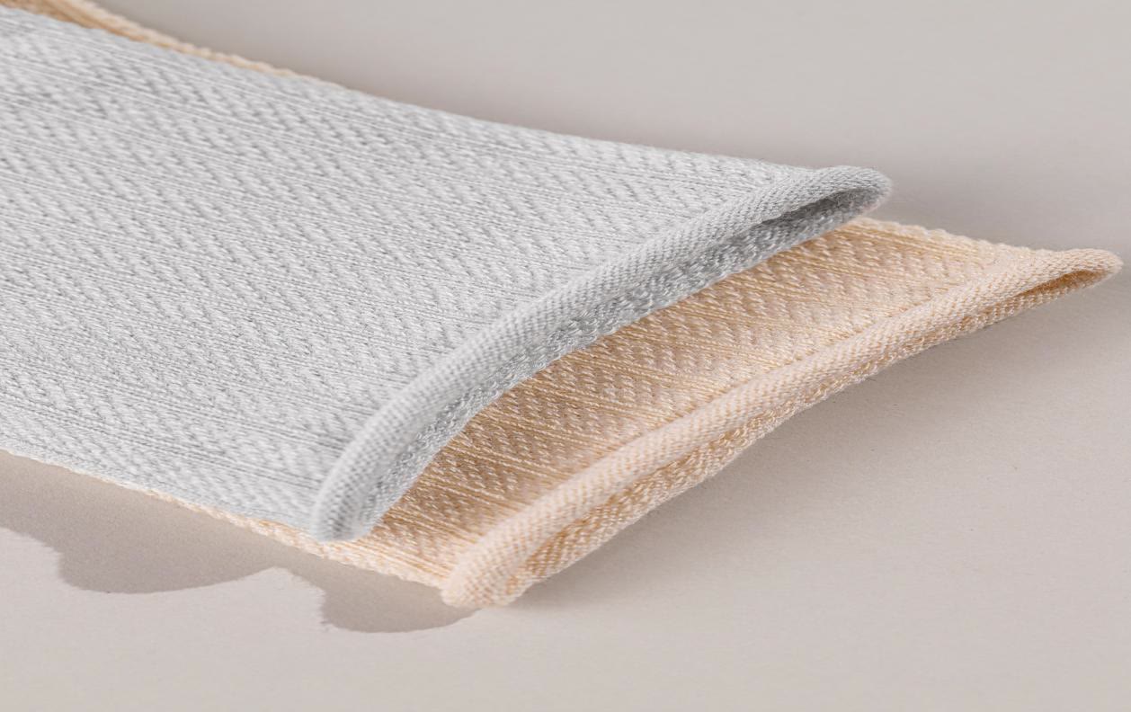 孕早期孕吐严重右耻骨上面疼,孕吐后脑勺疼痛什么原因