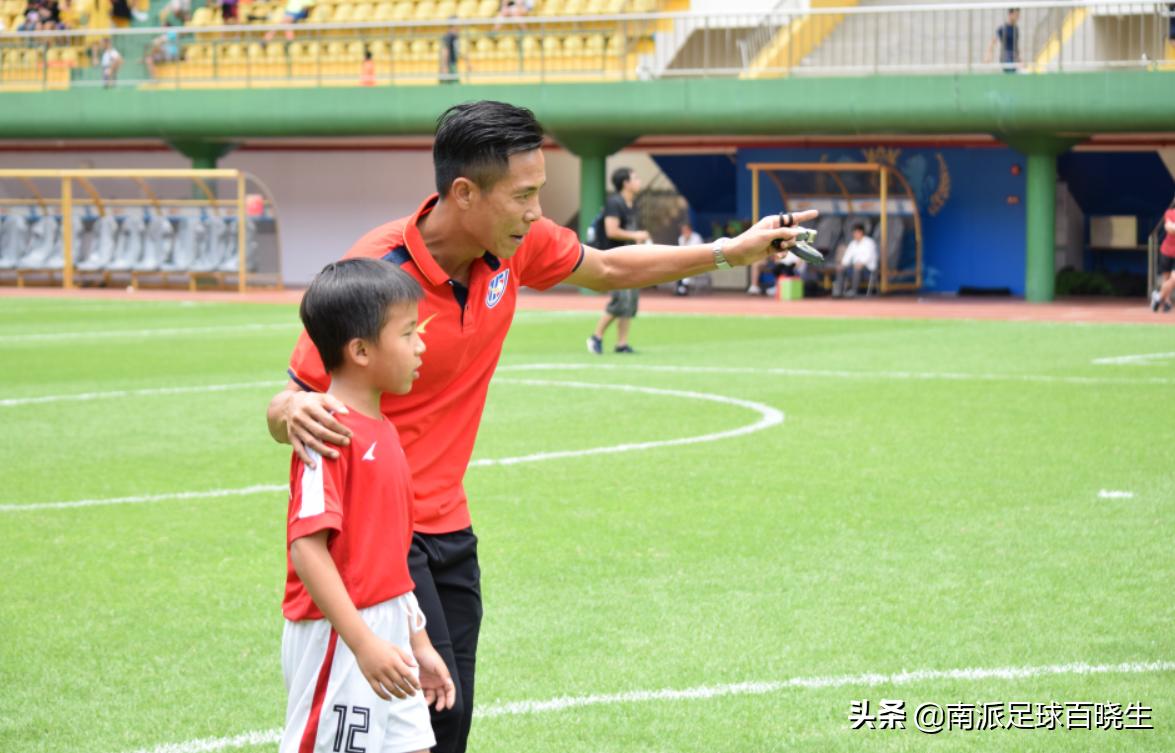 鑳″織鍐涗緺瀹㈣閲囪,渚犲琛岃皥璁虹煶鐮村ぉ