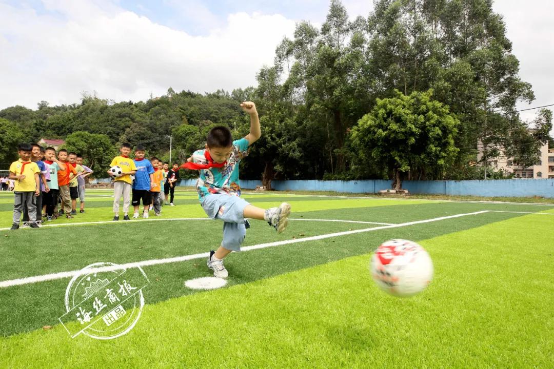 南安市第三实验小学足球,南安公共足球场在哪里