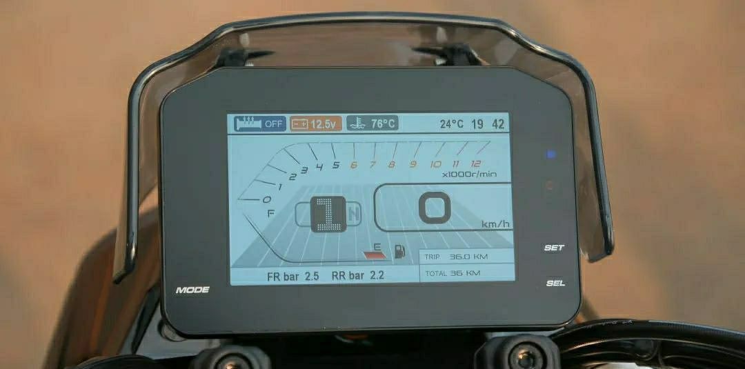 龙嘉V霸650发布:辐条、日清、KYB、无钥、座椅手把加热