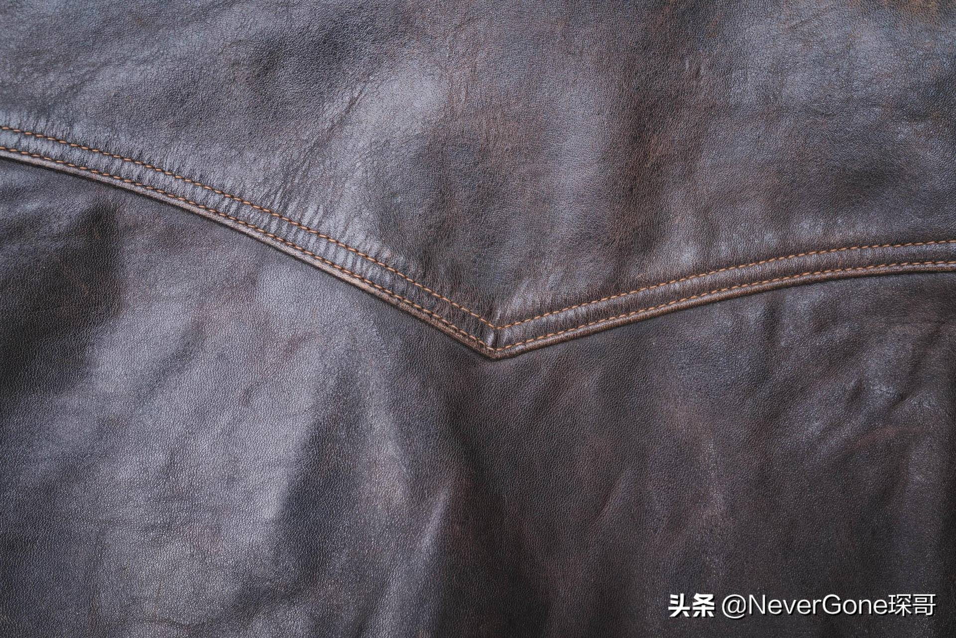 一件美特斯邦威衬衫,一件橘色衬衣