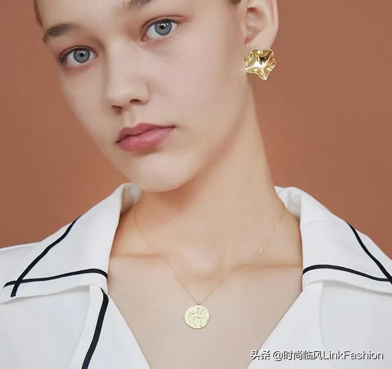 复古感元素，打造春天的时髦衣橱