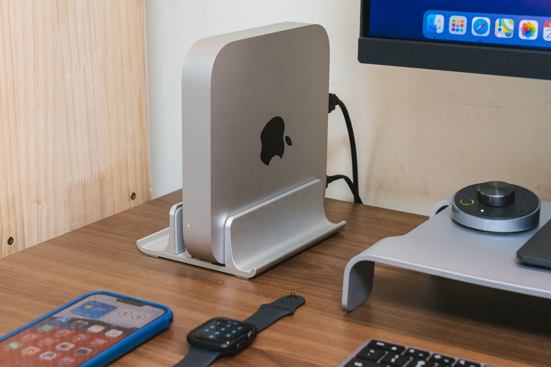 看了何同学的那条视频后……桌搭一款适合自己舒适又实用的桌子