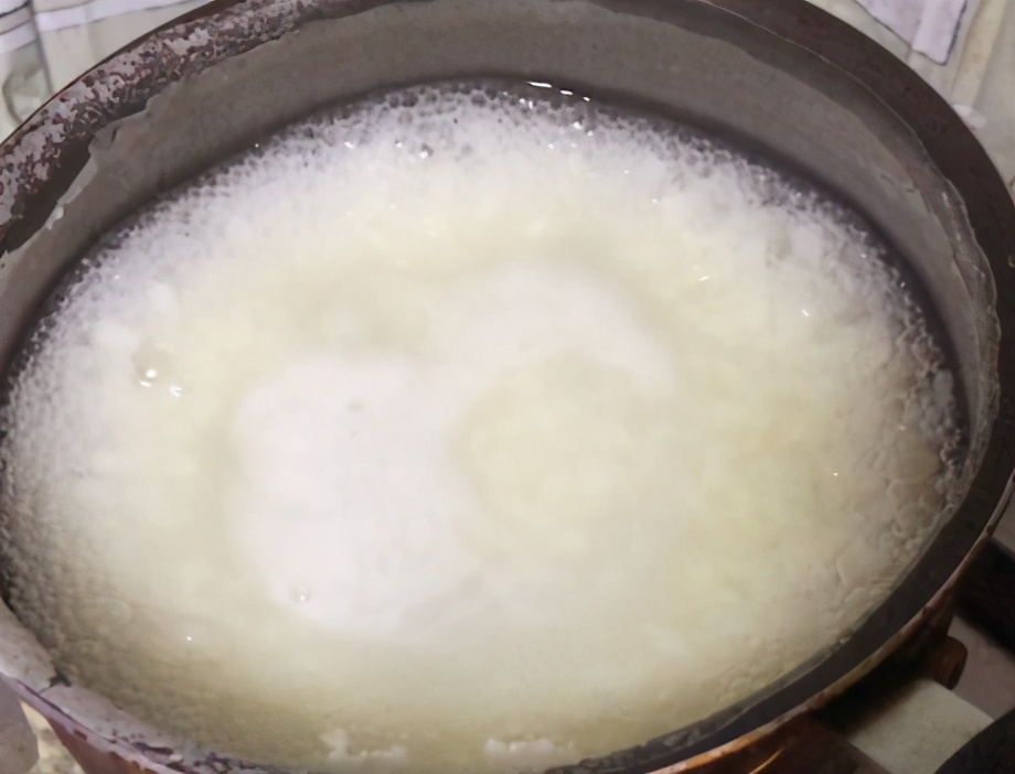 皮蛋瘦肉粥怎么样去腥,皮蛋瘦肉粥的肉丝要不要炒一下