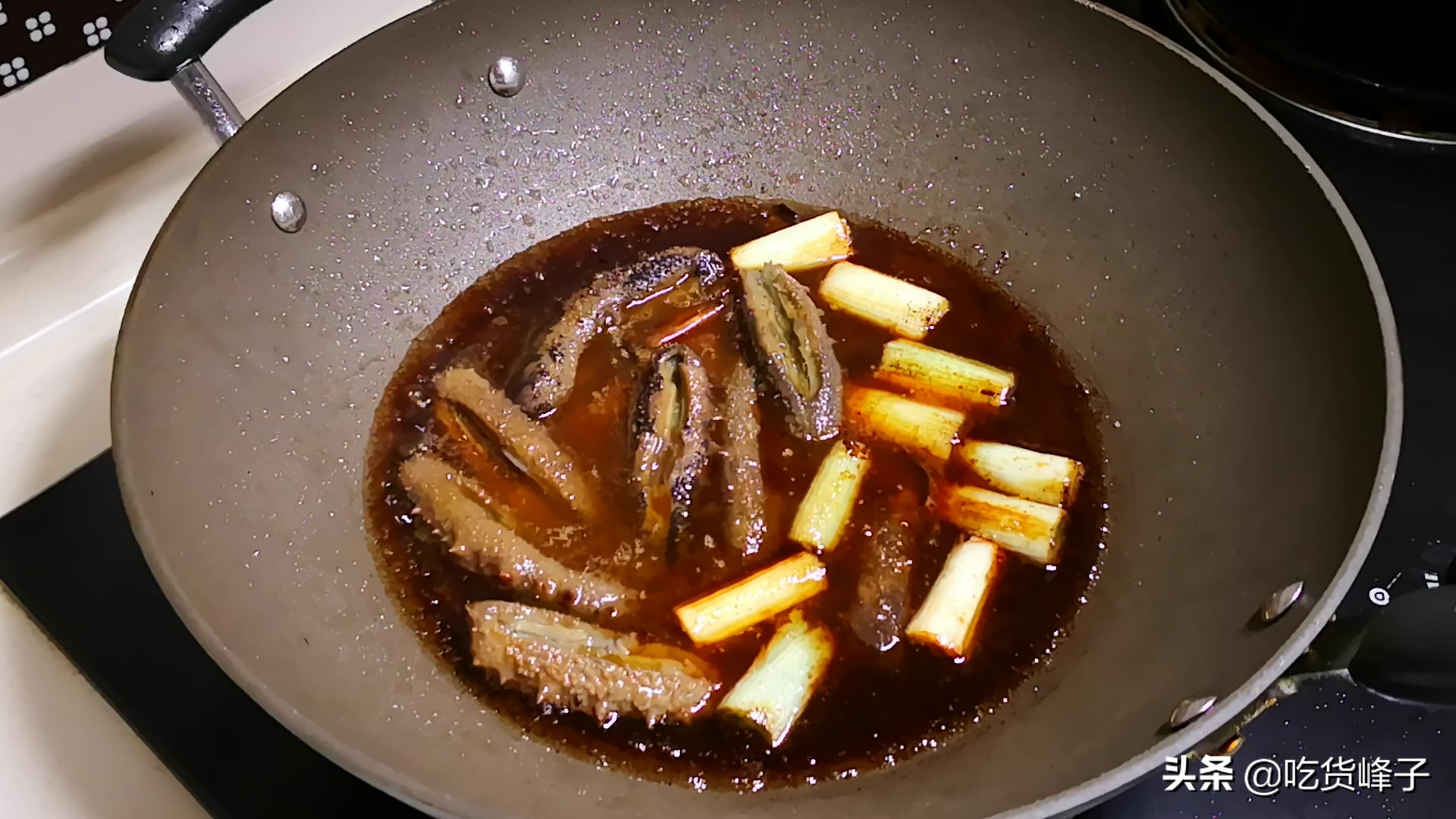 经典葱烧海参的家常做法,葱烧海参怎么做又脆又硬