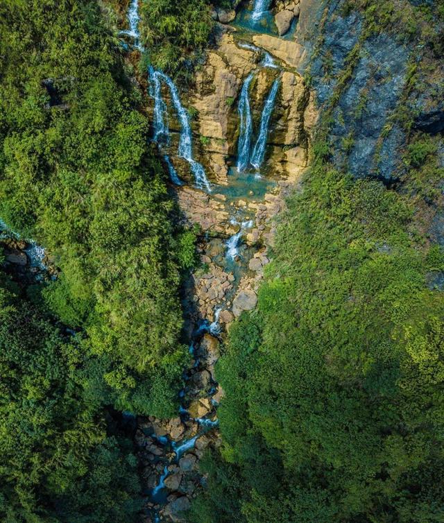 重庆秀山十大旅游景点,秀山清溪山冈瀑布群