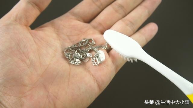 银首饰变黑如何清理,银首饰变黑怎么清洁