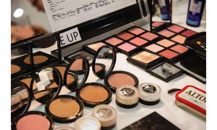 秋冬眼影2022百搭款,秋冬款眼影推荐