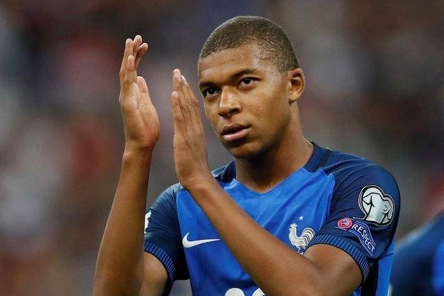 马拉多纳真的在赛后评判梅西吗,马拉多纳很强吗实况