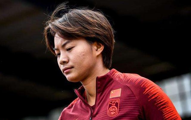 王霜受伤退赛发文,铿锵玫瑰倒下