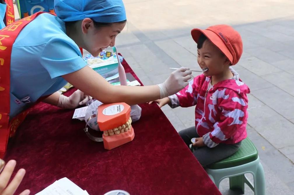 青岛城阳崇文口腔医院,青岛崇文口腔整牙