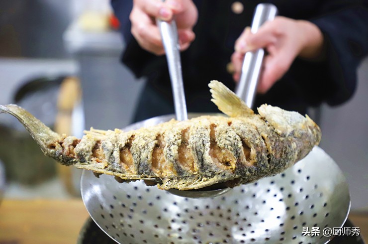 家常红烧鱼需要开盖烧吗,家常红烧鱼的正确方法和步骤