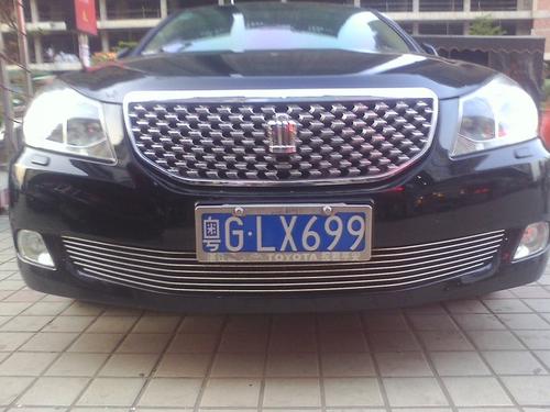 C级豪车丰田皇冠降价最低23万，这车究竟怎么样？值得购买吗？