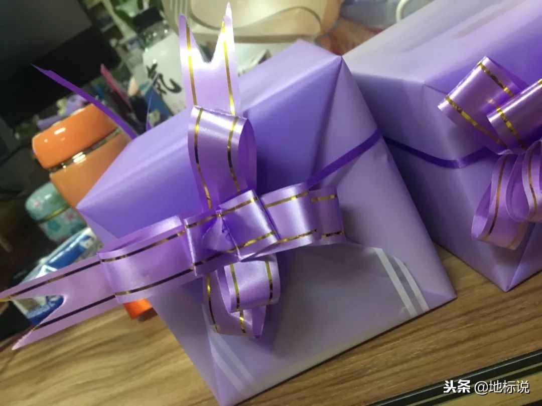 公司圣诞这样过！广告人把水果玩出花~