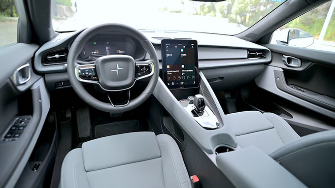 极星2首发版和24款有什么不同,极星2车机芯片