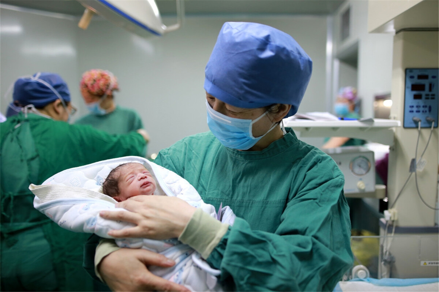 顺产和剖腹产的好处和坏处,剖腹产的好处和坏处有哪些