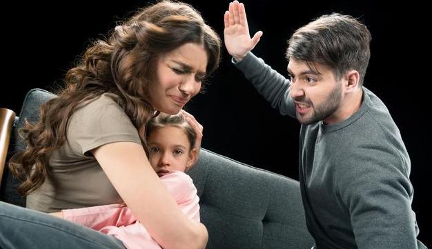 孩子一哭就忍不住发脾气,孩子一哭就忍不住吼他怎么办