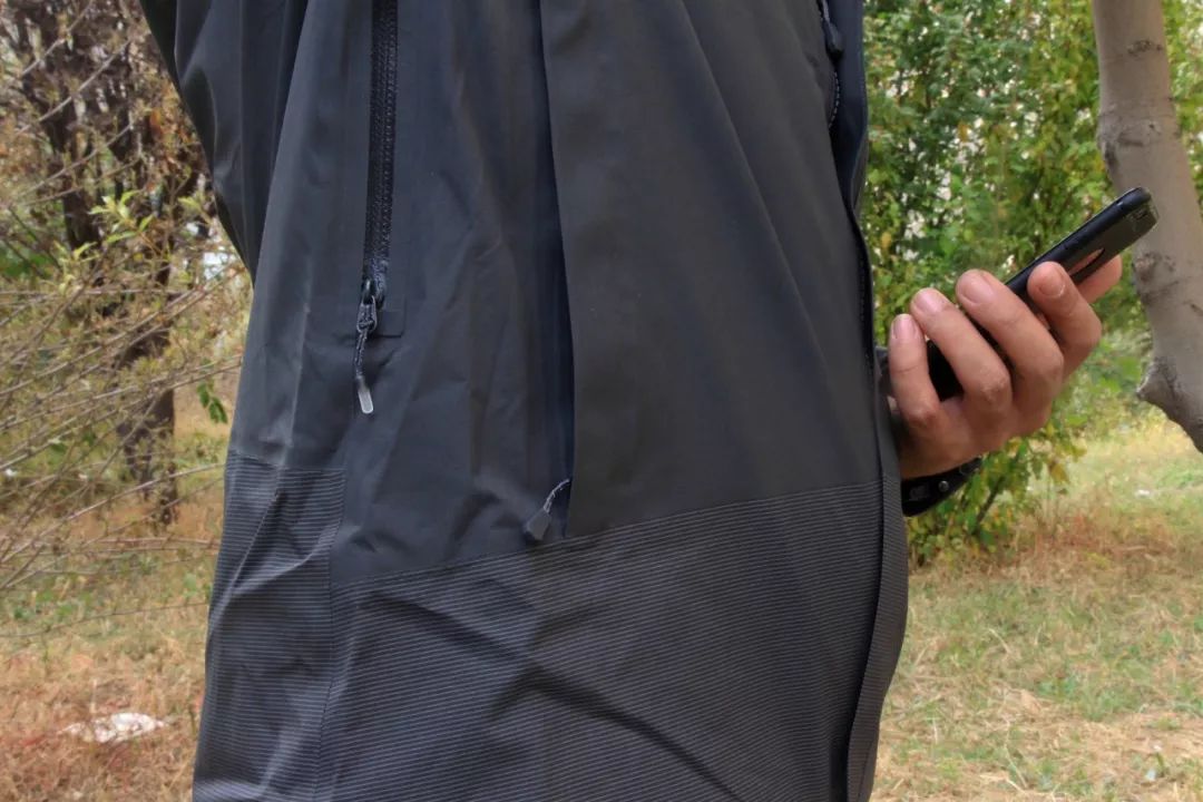 性价比最高的户外冲锋衣,户外防风薄款冲锋衣凯乐石