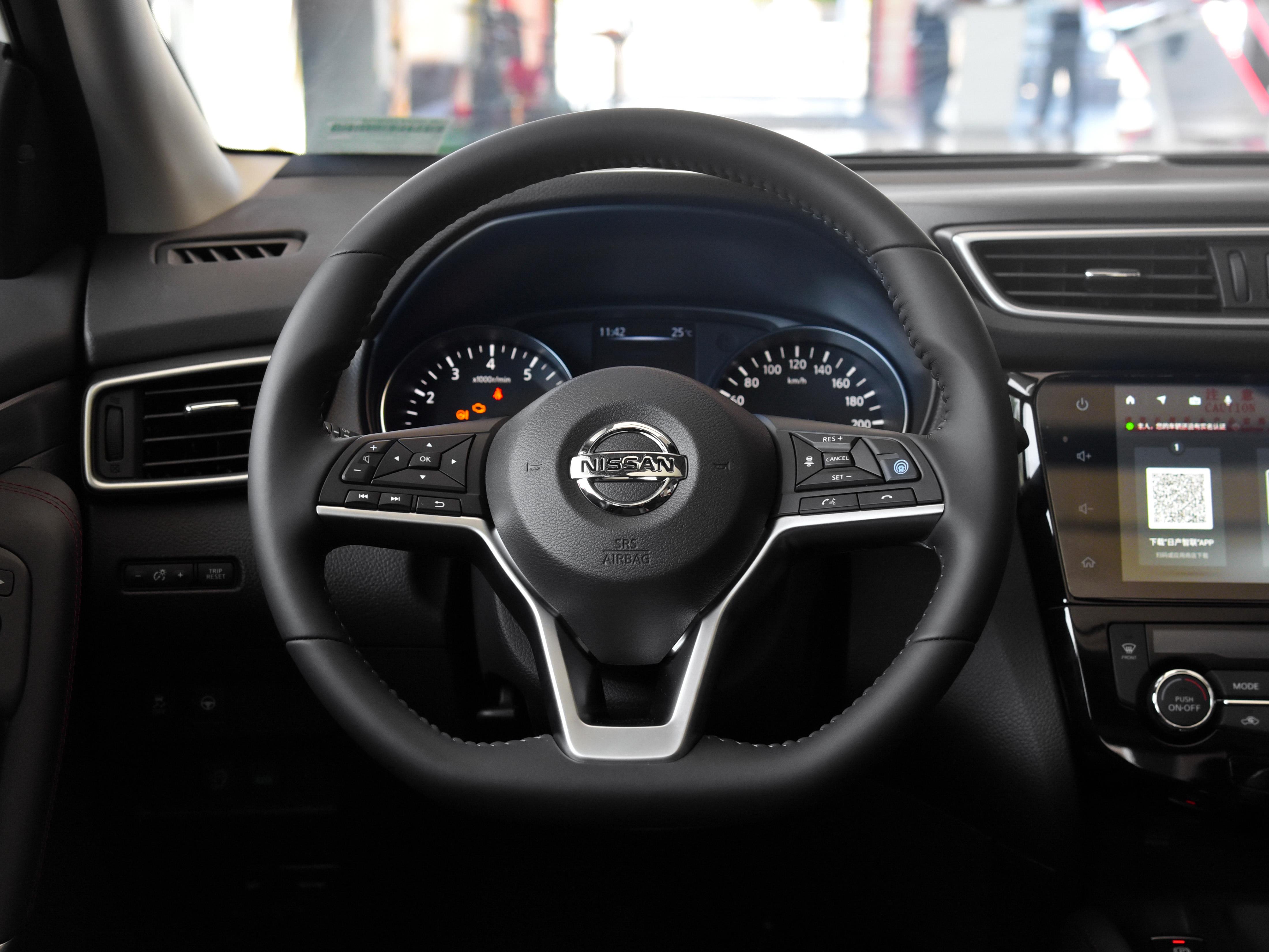 2.0l自吸的逍客值不值得买,逍客1.3t和2.0自吸哪个后排空间大