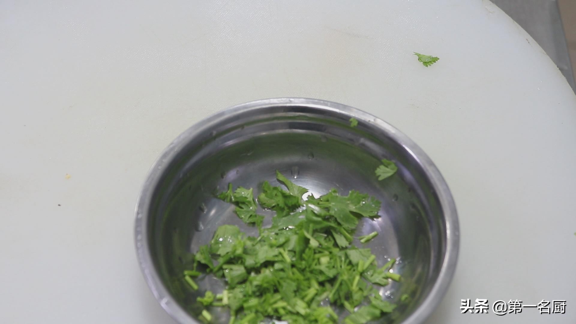 酥脆爽口的拌黄瓜这样做才够味,黄瓜怎样拌最好吃又快又简单