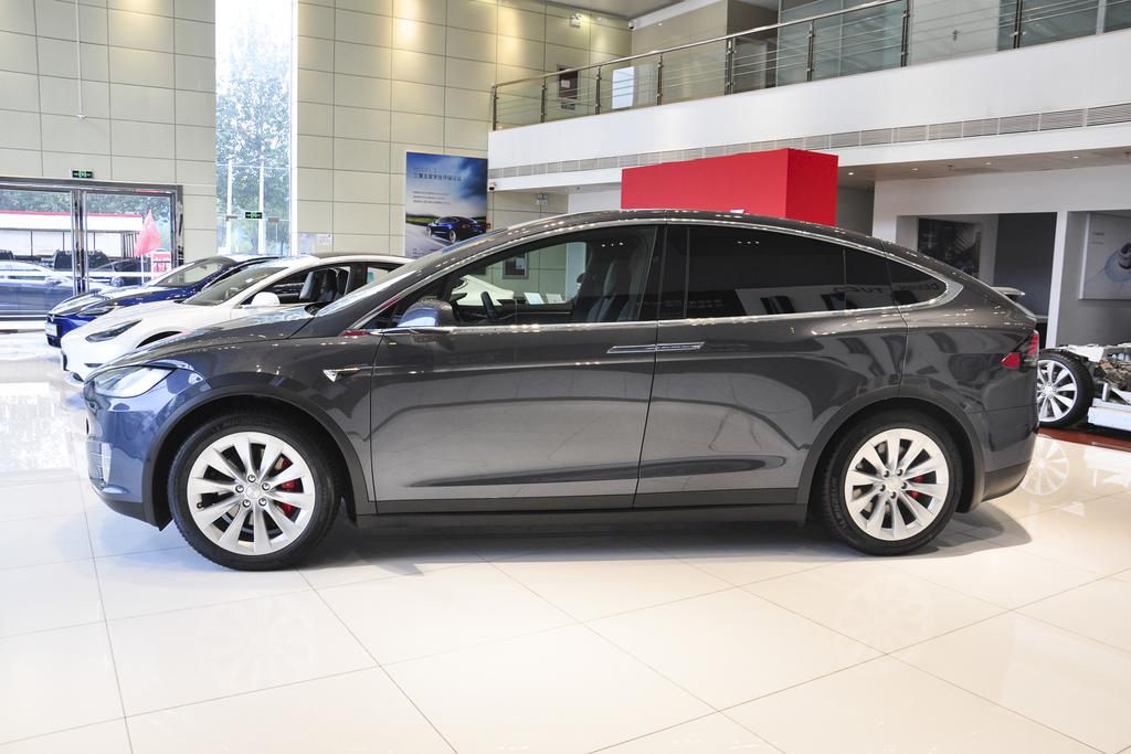 modelx鸥翼门缺点,modelx鸥翼门现在售价