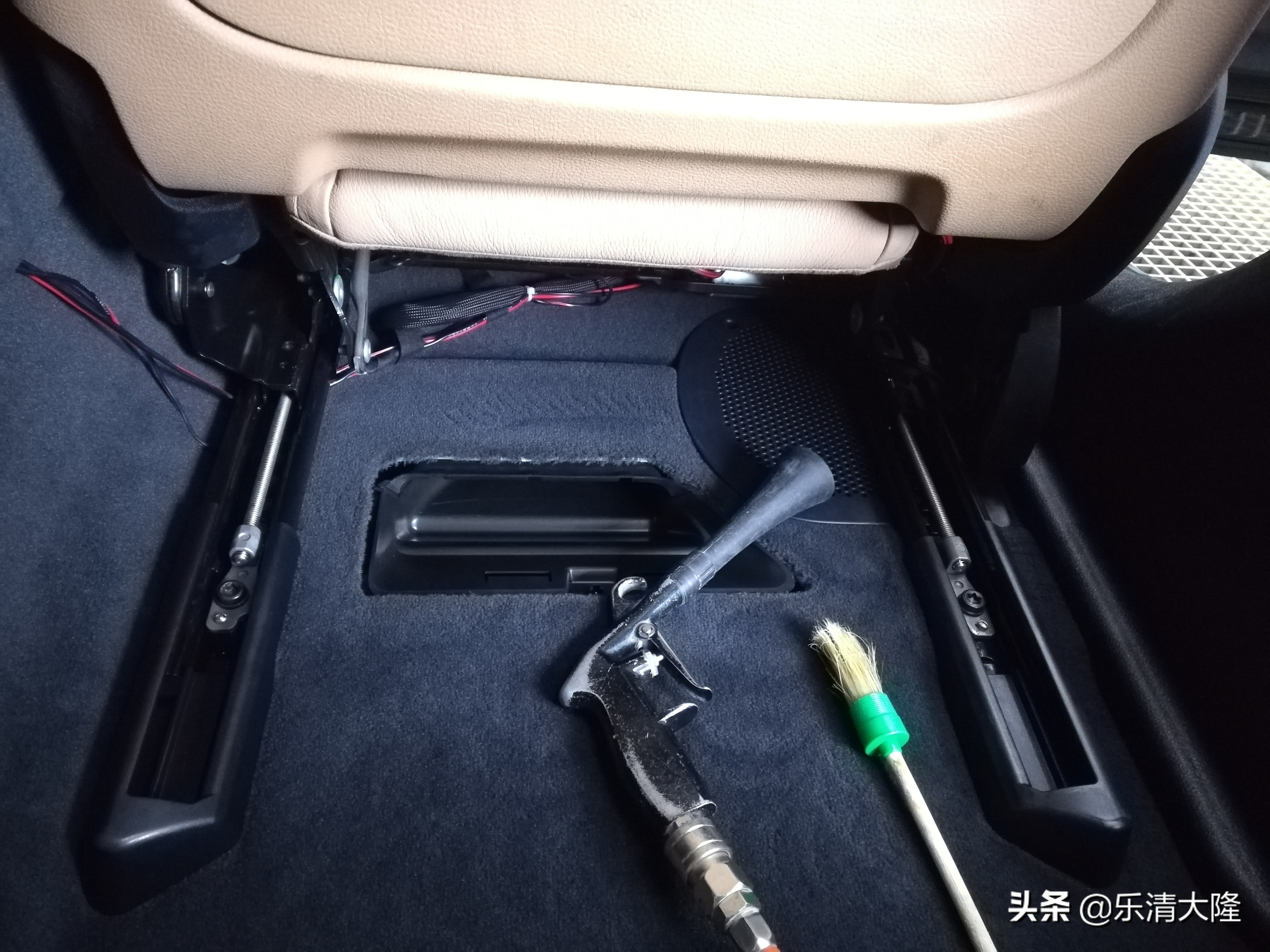 广州宝马7系内饰清洗,宝马7系发动机舱清洗