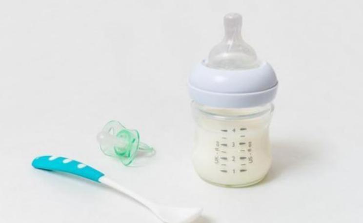 宝宝每次喝奶都剩一点怎么回事,孩子每次喝奶都会剩下好多怎么办