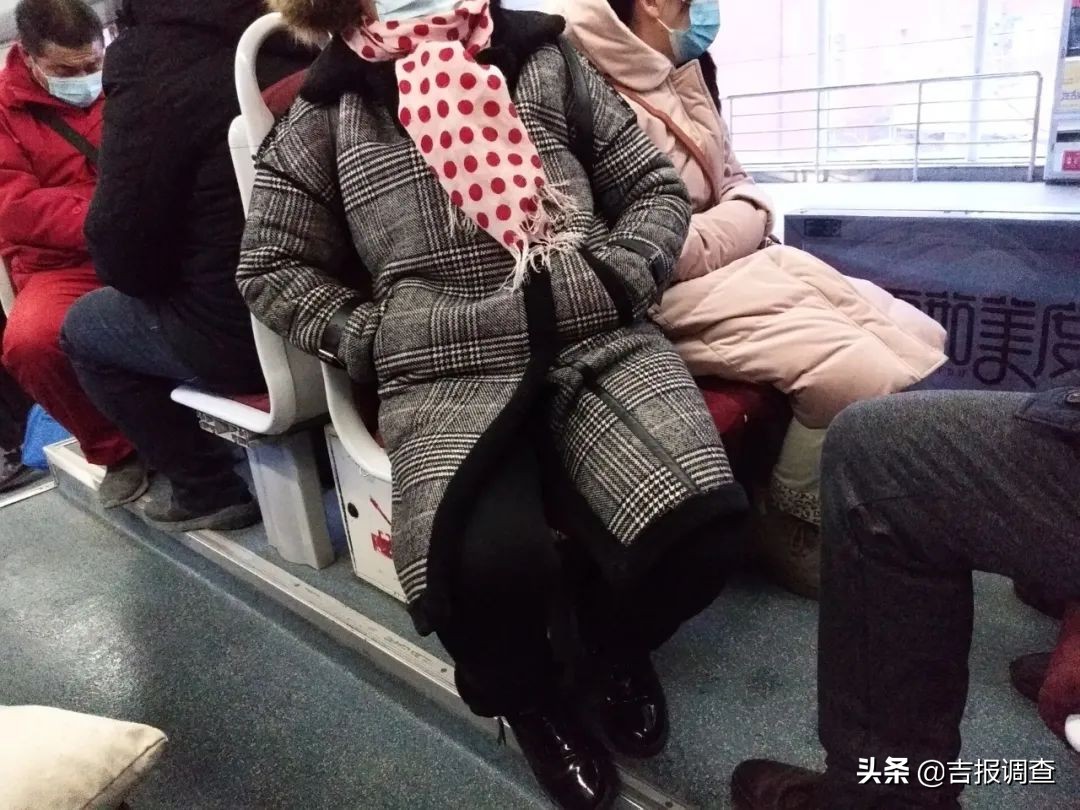 气温持续偏低!长春市民反映乘坐轻轨冻手冻脚,到底是怎么回事?