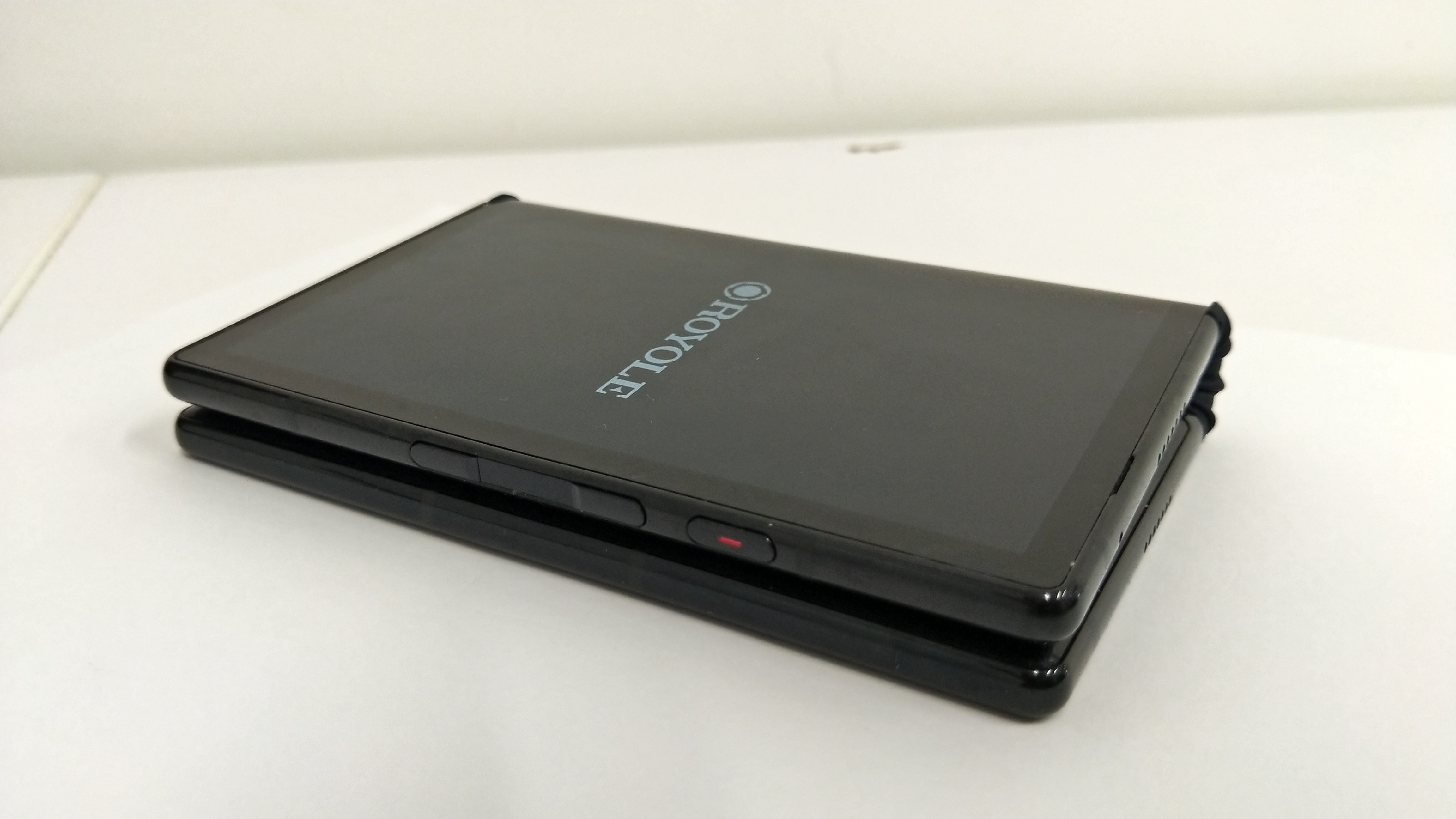 柔宇科技柔派折叠手机,柔宇柔派2代折叠手机测试