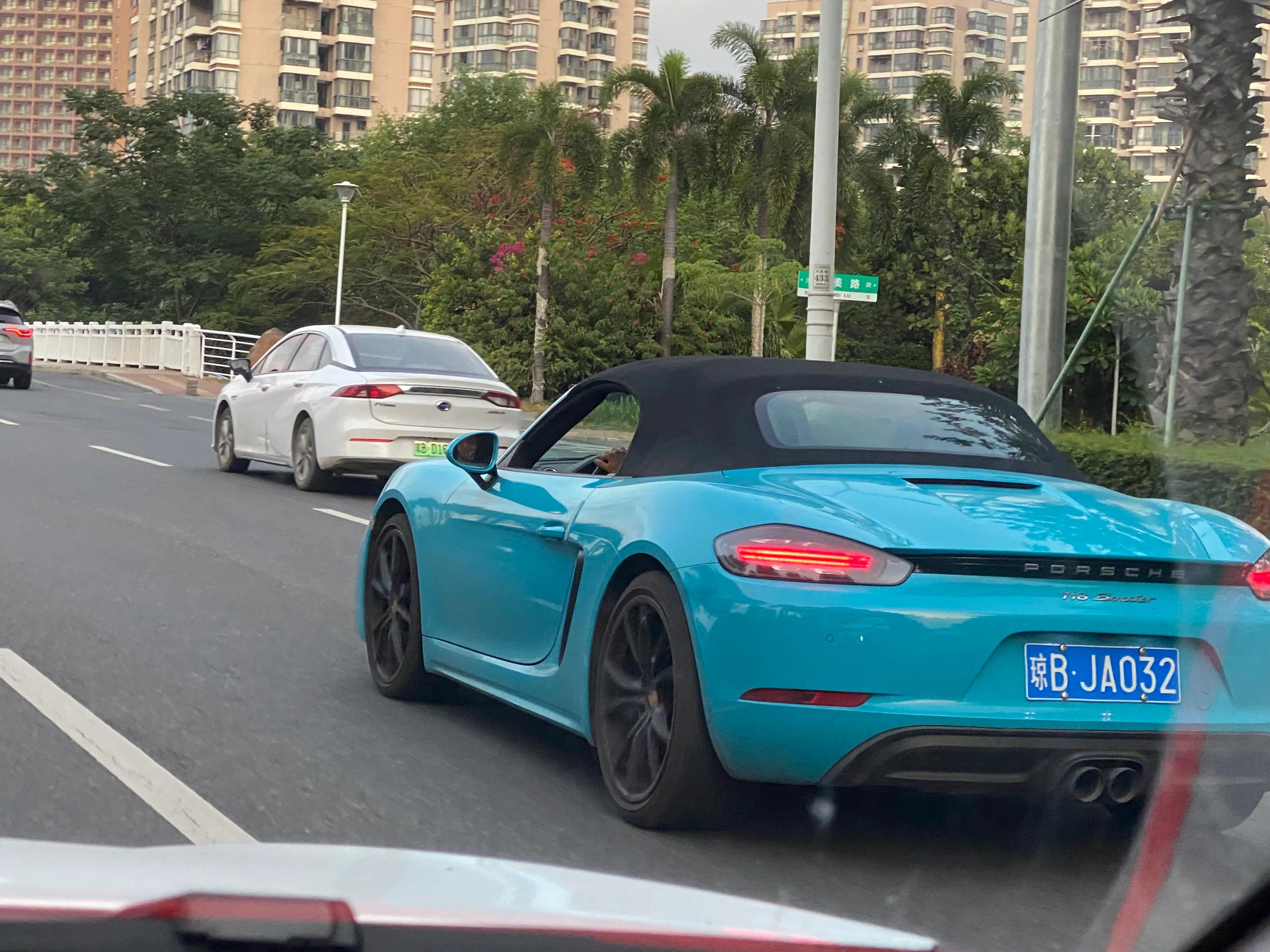 海南三亚敞篷跑车,三亚性价比最高的四座敞篷跑车