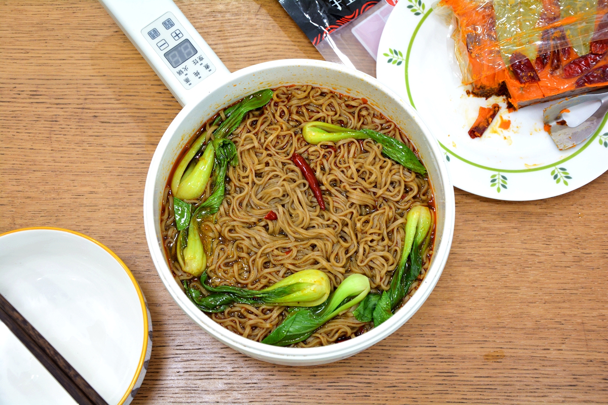 牛油火锅底料最佳吃法,麻辣火锅底料煮面条