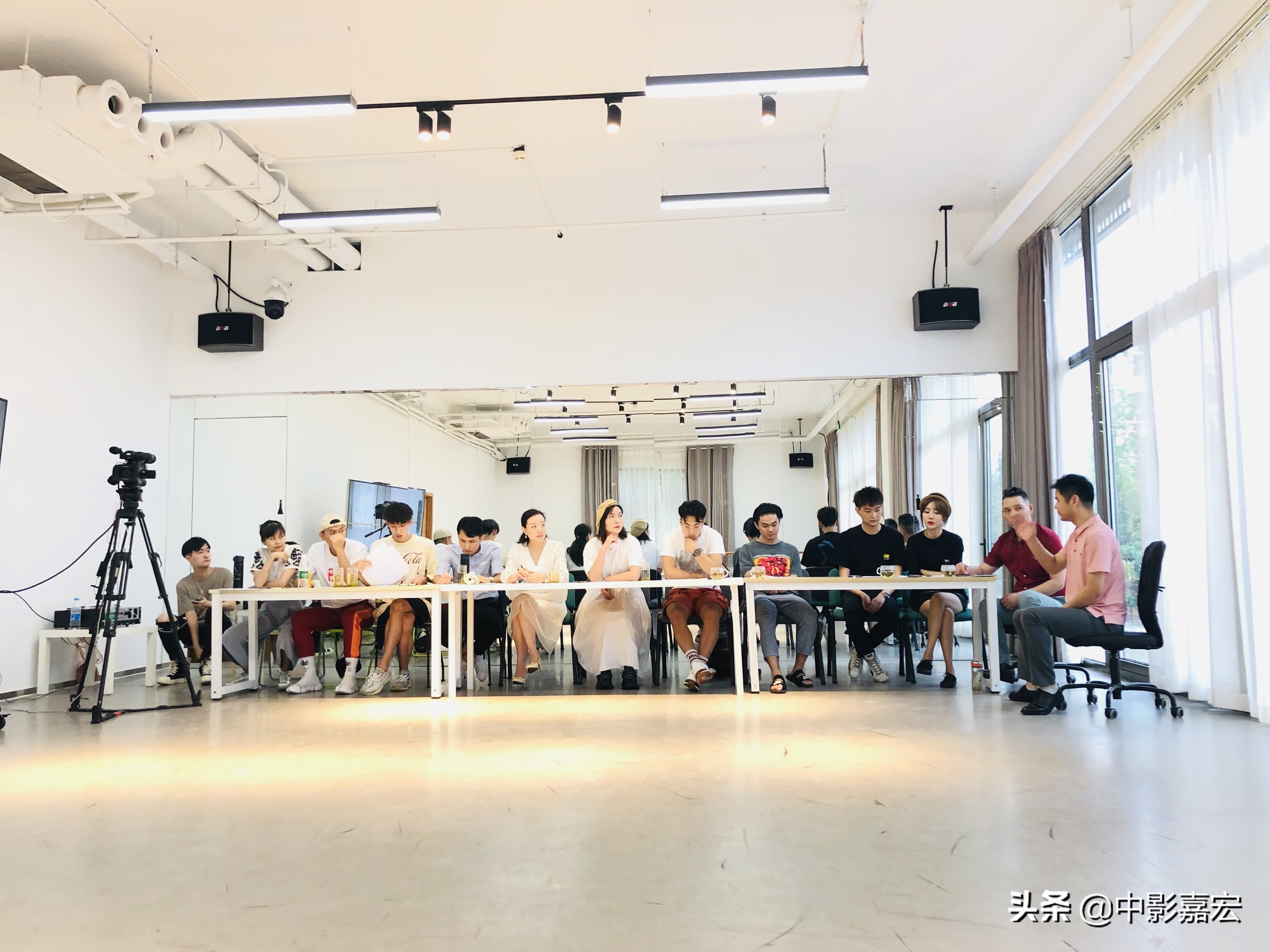 在舞台上表演如何避免忘词,表演笑场怎么办