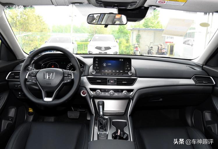 十代雅阁与9.5代雅阁该怎么选,十代雅阁低配和高配的驾驶感受