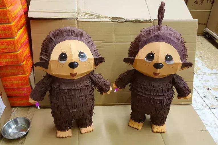 香港阴间设计师:为黄家驹订做电吉他,为张国荣粉丝订做咖啡厅..