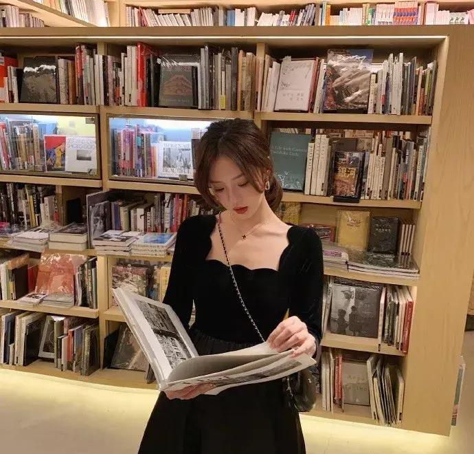 同一件衣服网红店的售价惊为天人？网红店的水有多深...