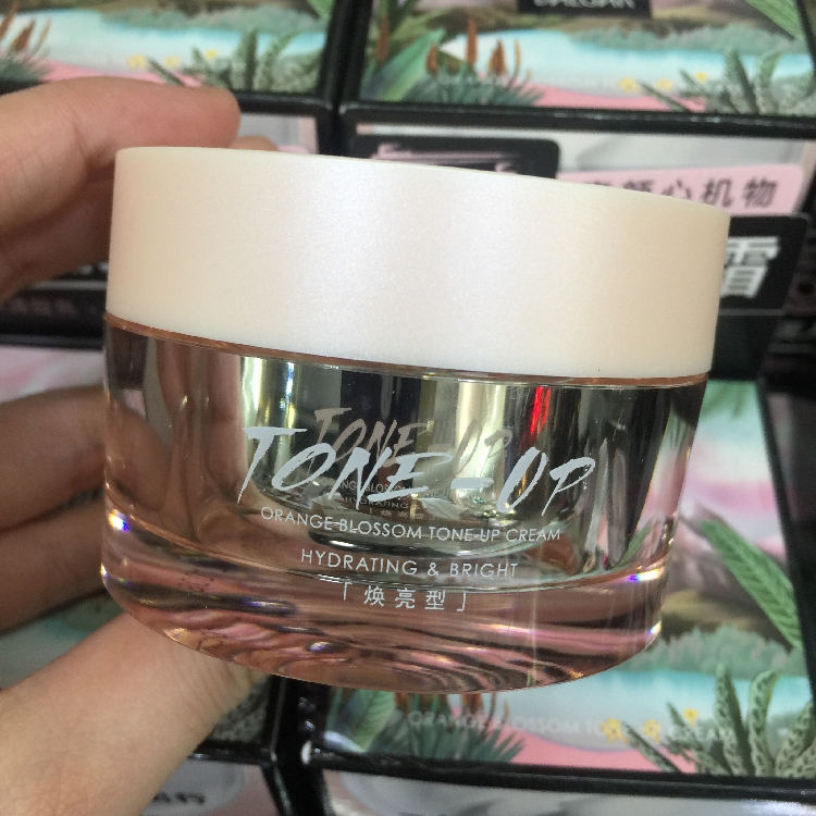 韩国白雪公主素颜霜林允,十款平价好用的素颜霜自带亮片