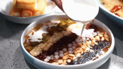 女生同行4.9折开吃！这家“网蓝”酸菜鱼店太“偏心”