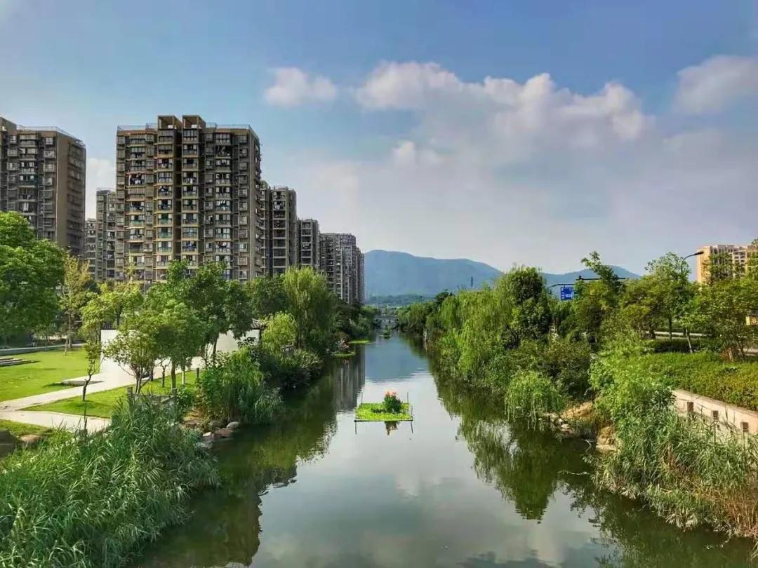 咸鱼翻身地铁站,咸鱼翻身地铁