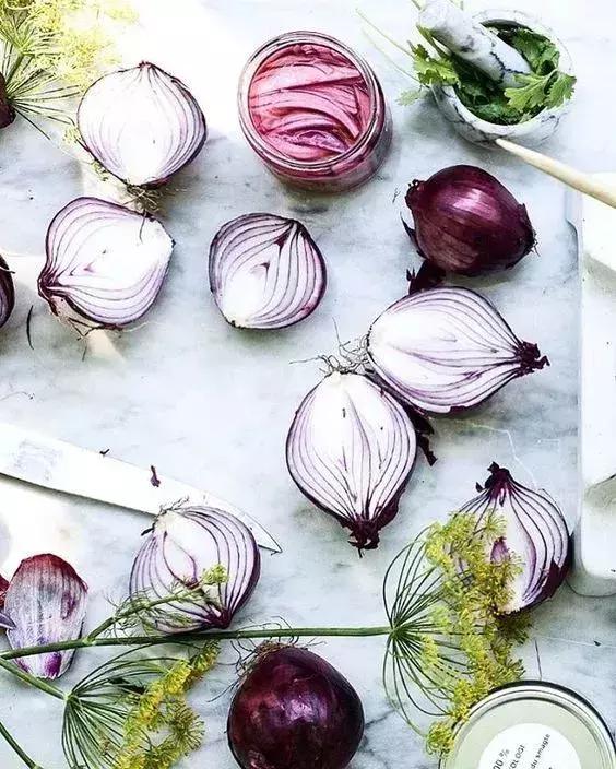 重又大的窗帘该怎么清洗呢,年底大扫除窗帘的清洗小妙招