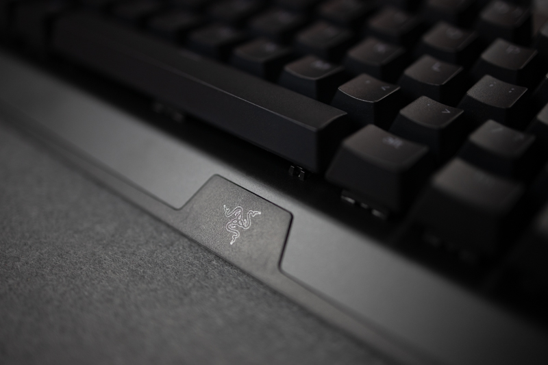 雷蛇键盘绿轴幻彩版,雷蛇都有哪些键盘系列背光好看