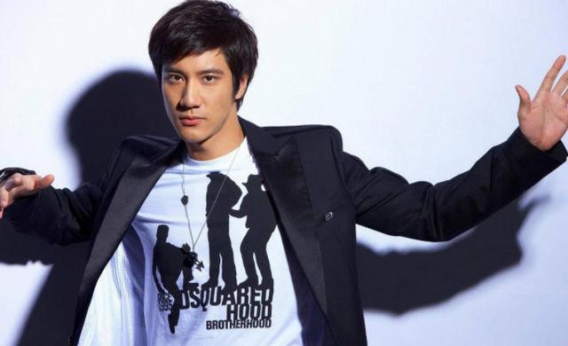 美国一纸撤侨令，章子怡、刘涛进退不得，天仙刘亦菲也得即刻启程