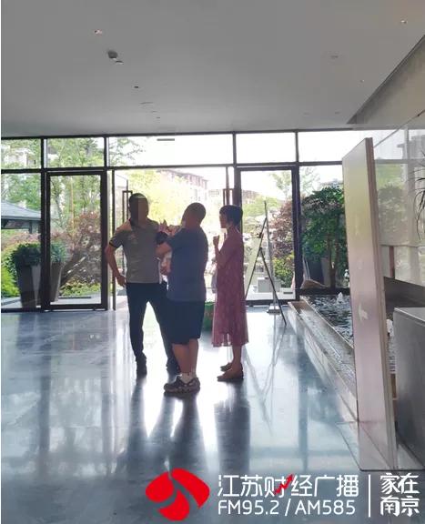 城南绿城云栖*瑰园玫**今日开盘，有人现场被劝“不要买这里！”