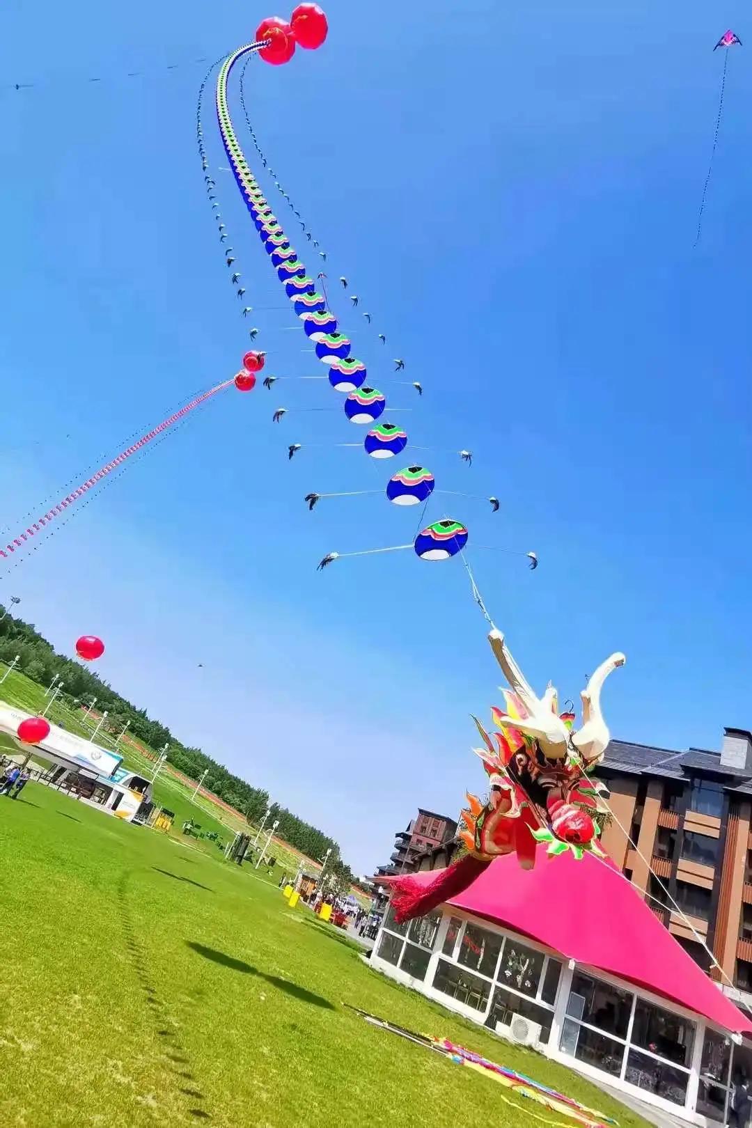 松花湖上放风筝,吉林市松花湖冬季开江鱼