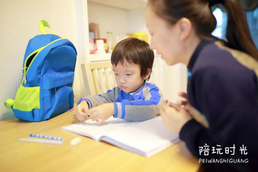 孩子太调皮捣蛋打也不奏效怎么办,调皮捣蛋小孩在学校坐不住咋办