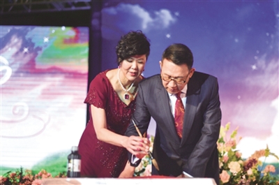 郎平的坎坷情史，为国家体育事业2次放弃爱情，年过半百终获幸福