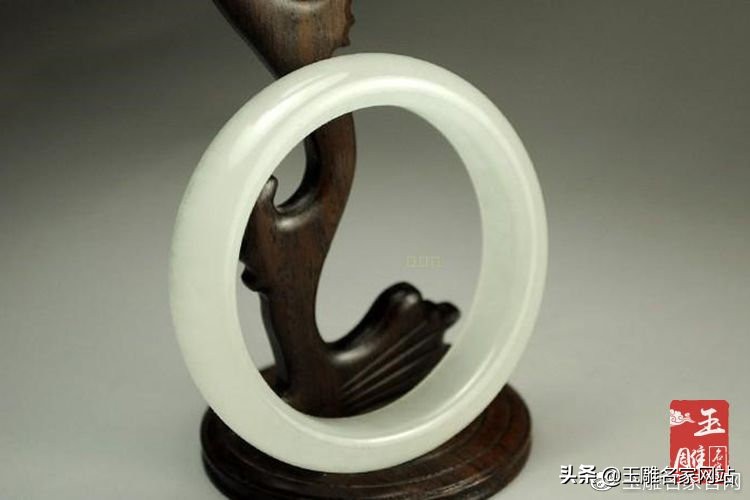 蓝田玉手镯是玉吗,蓝田玉手镯贵不贵